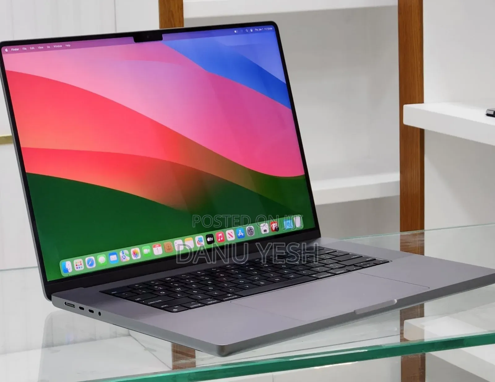 New Laptop Apple MacBook Pro 2021 M1 32GB Apple M1 Pro SSD 512GB