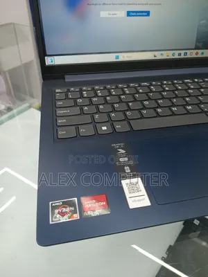 New Laptop Lenovo IdeaPad 1 8GB AMD Ryzen 5 SSD 256GB