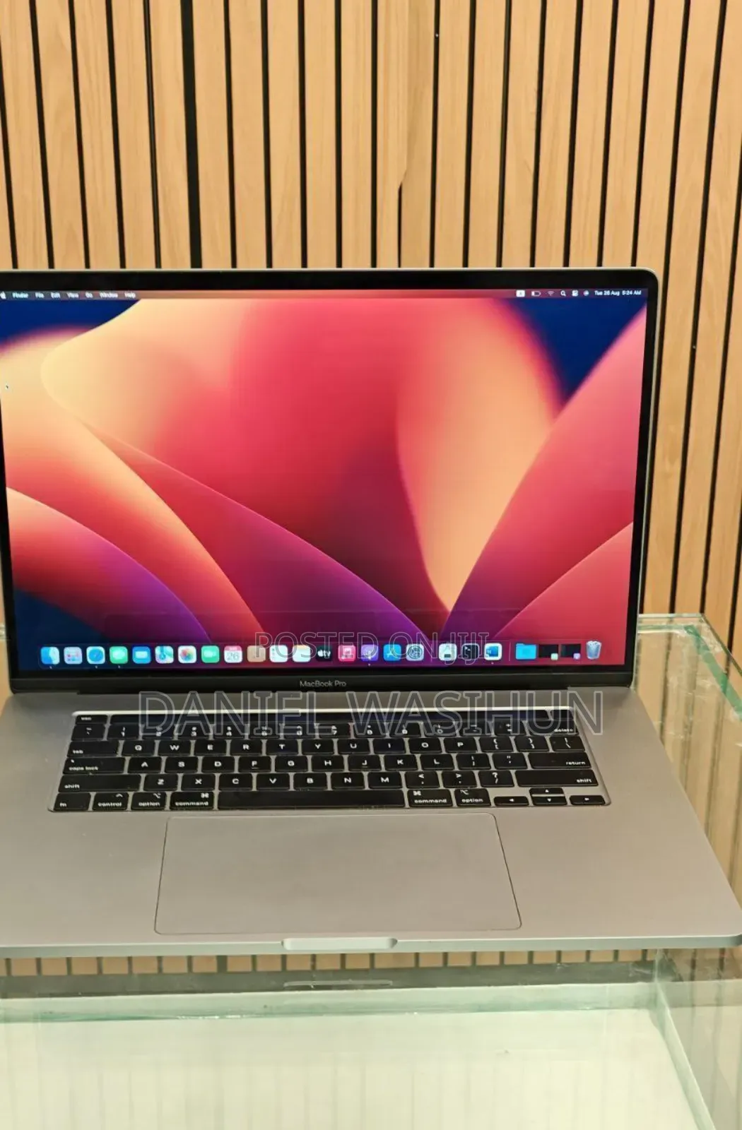 New Laptop Apple MacBook Pro 2019 16GB Intel Core I7 SSD 512GB