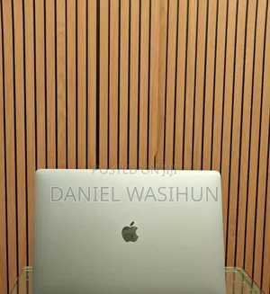 New Laptop Apple MacBook Pro 2019 16GB Intel Core I7 SSD 512GB