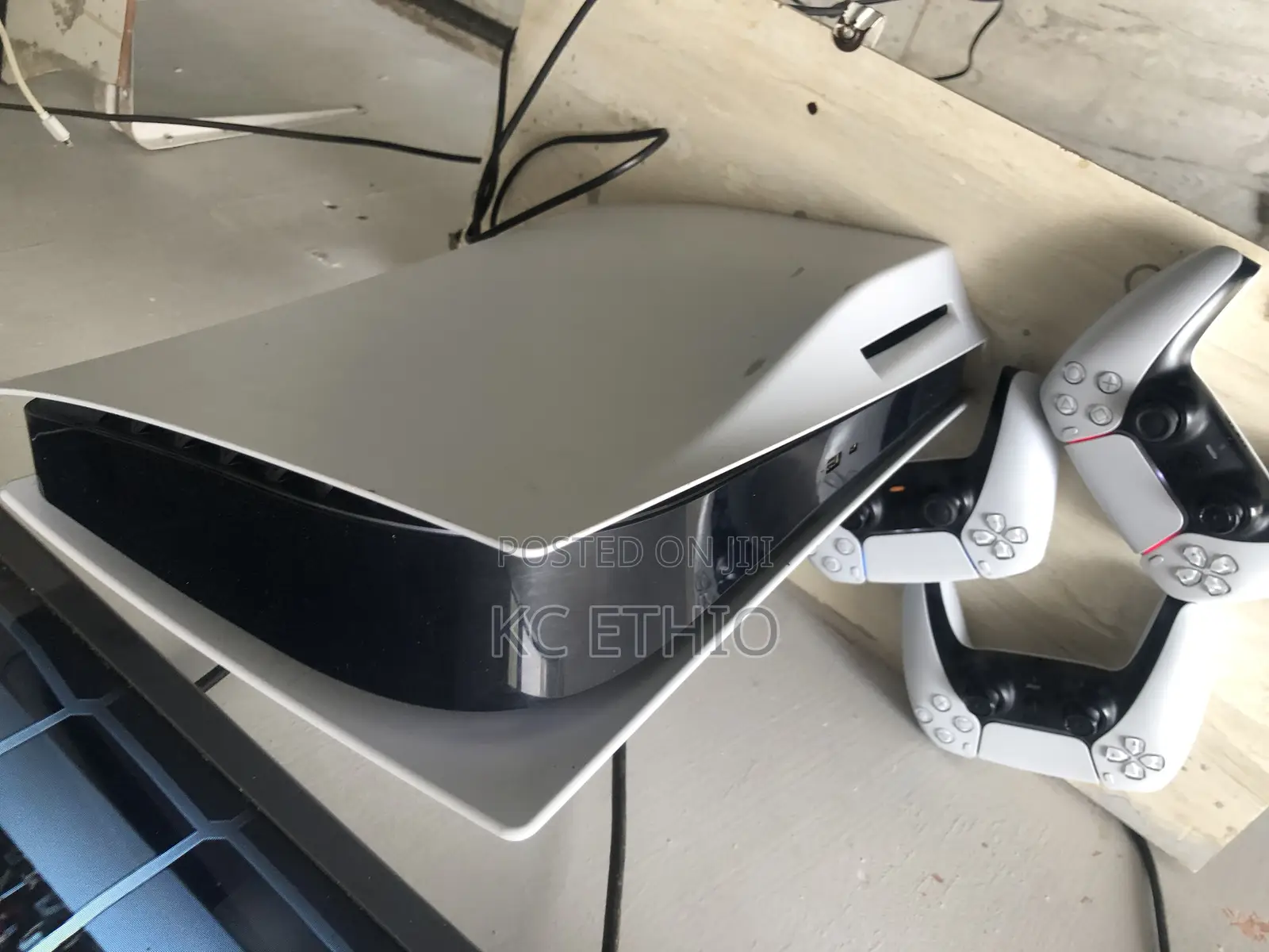 Almost New Ps5 Disk Version With 3 Joysticks