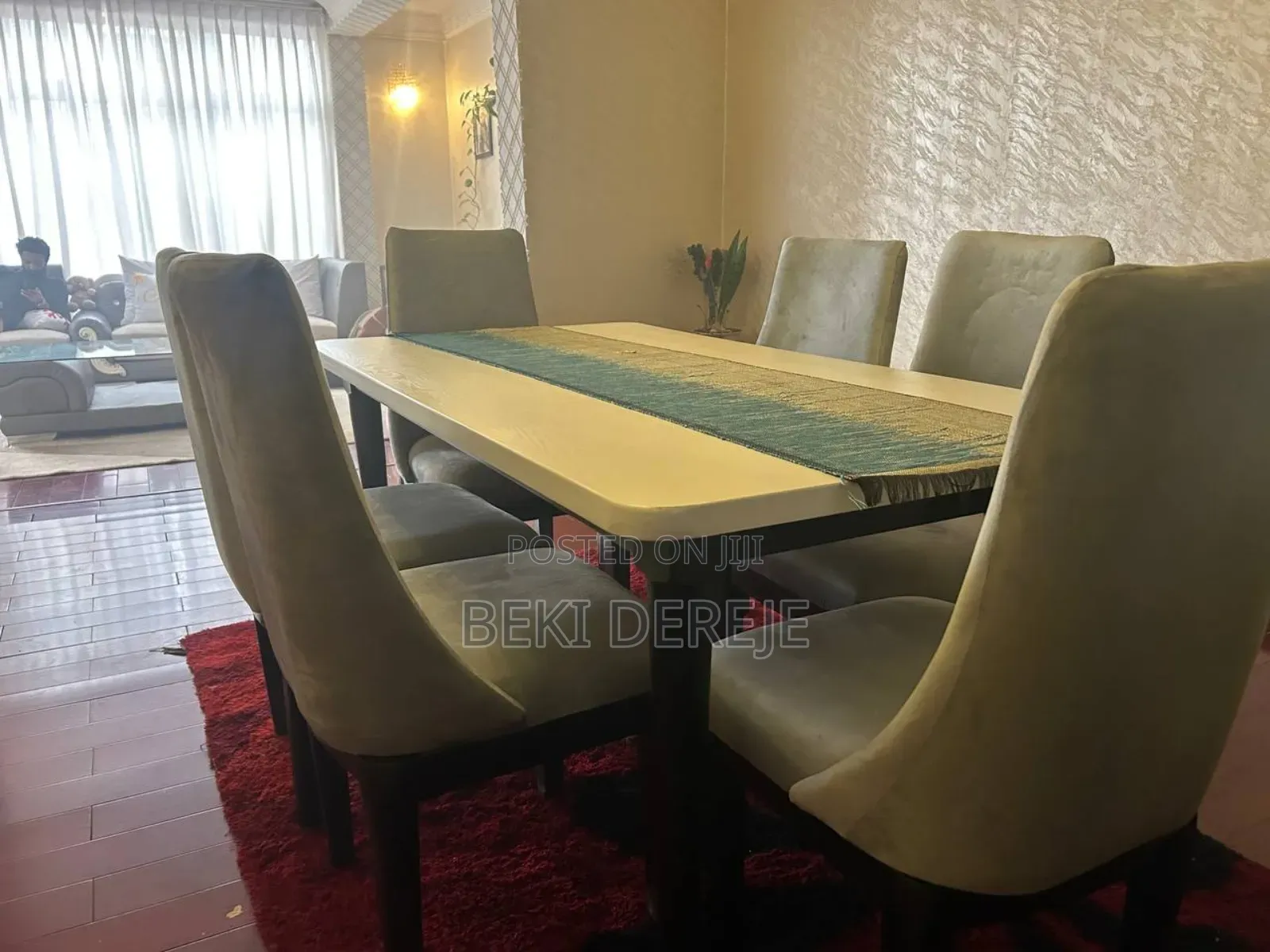 ምርጥ የምግብ ጠረጴዛ ከ 6 ወንበሮች ጋር (Dining Table With 6 Chairs)