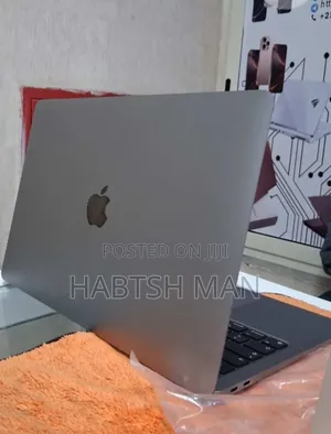 New Laptop Apple MacBook Air 2020 M1 8GB Apple M1 SSD 256GB