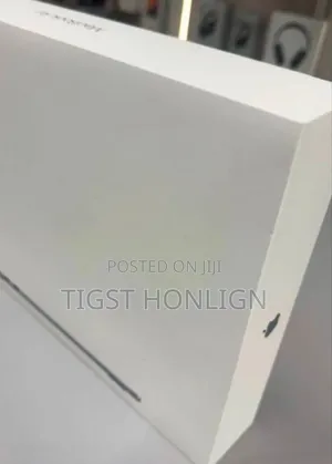 New Laptop Apple MacBook Air 16GB Apple M4 SSD 1T