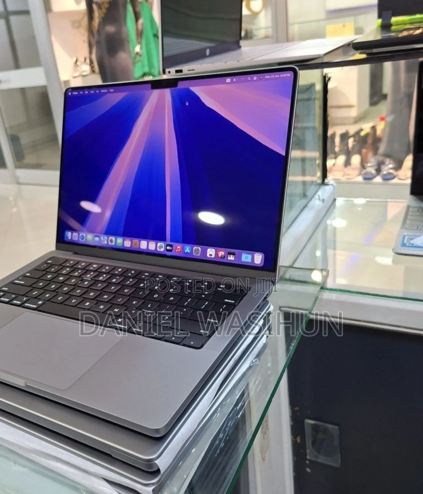 New Laptop Apple MacBook Pro M1 32GB Apple M1 Pro SSD 512GB