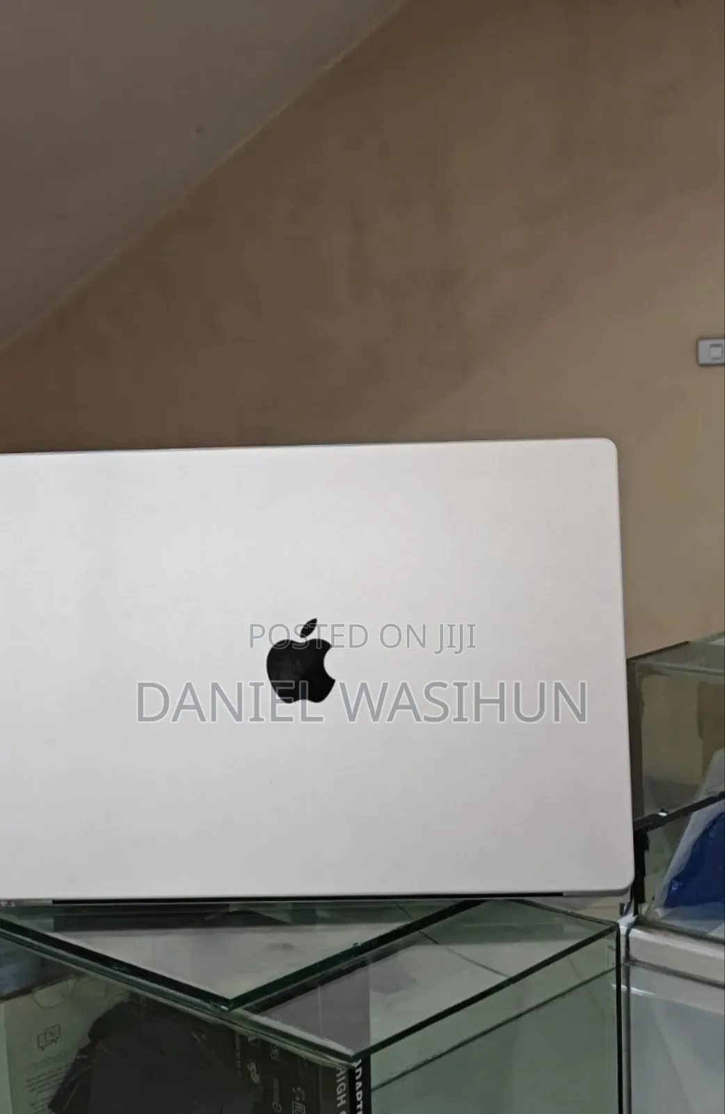 New Laptop Apple MacBook Pro M1 32GB Apple M1 Pro SSD 512GB