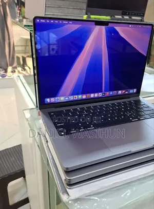 New Laptop Apple MacBook Pro M1 32GB Apple M1 Pro SSD 512GB