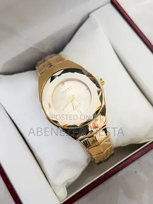 Gold-Tone Rado Women's Quartz Watch With a Scratch-Resistant