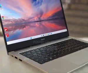 New Laptop 8GB AMD Ryzen 5 SSD 512GB