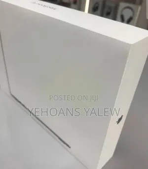 New Laptop Apple MacBook Air 2025 M4 13-Inch 16GB Apple M4 SSD 1T