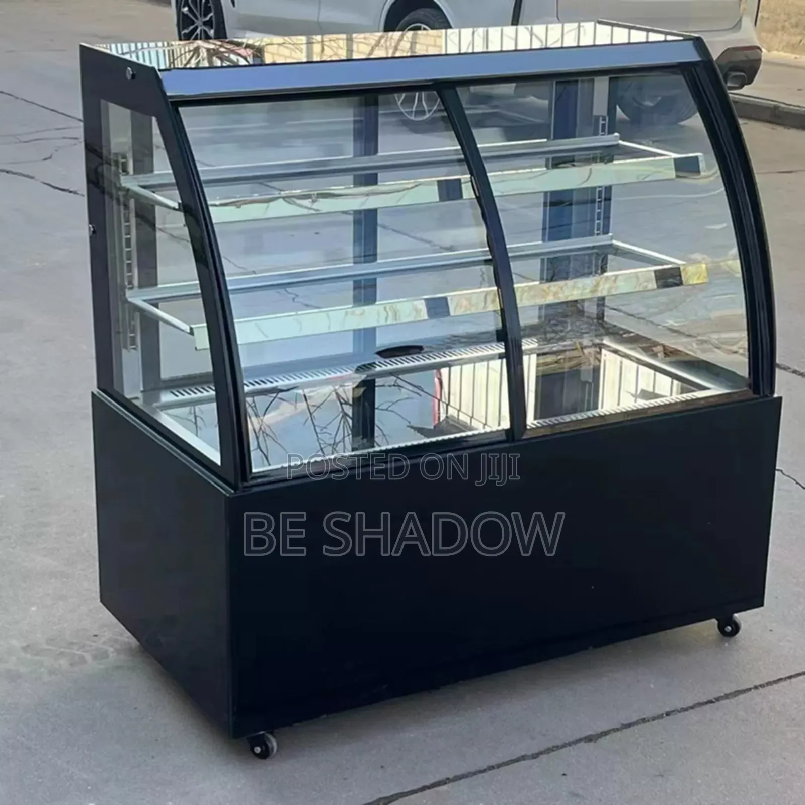 ማቀዝቀዣ ያላቸው የኬክ ዲስፕሌኸዎች!