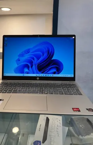 New Laptop HP Stream Notebook 16GB AMD Ryzen 5 SSD 256GB