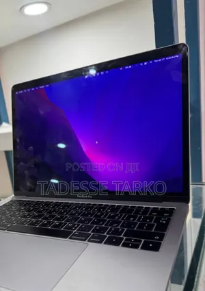 New Laptop Apple MacBook Pro 2017 8GB Intel Core I5 SSD 256GB