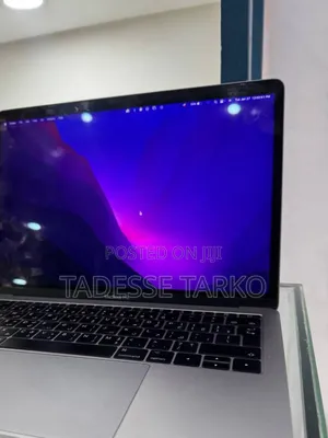 New Laptop Apple MacBook Pro 2017 8GB Intel Core I5 SSD 256GB