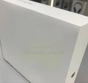 New Laptop Apple MacBook Air 2025 M4 13-Inch 16GB Apple M4 SSD 1T