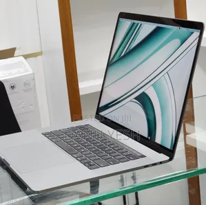 New Laptop Apple MacBook Pro 2017 16GB Intel Core I7 SSD 512GB