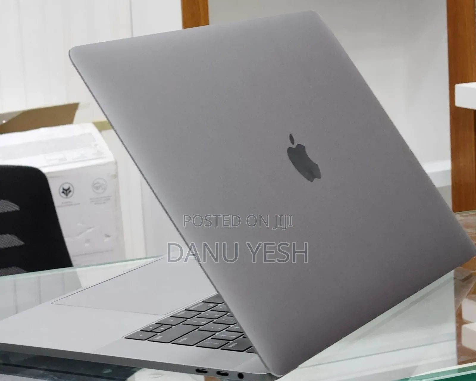 New Laptop Apple MacBook Pro 2017 16GB Intel Core I7 SSD 512GB