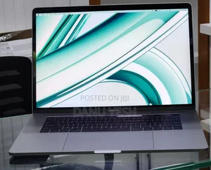 New Laptop Apple MacBook Pro 2017 16GB Intel Core I7 SSD 512GB