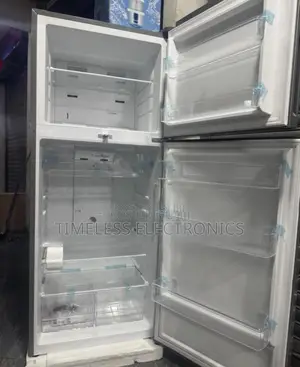 Boss 550 L Refrigerator – Extra-Large Cooling Smart Storage!