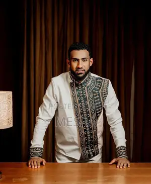 የወንዶች ባህላዊ ሸሚዞች ያለሱሩውና ከነሱሪው