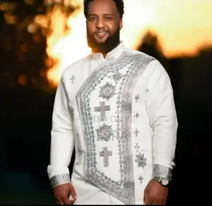 የወንዶች ባህላዊ ሸሚዞች ያለሱሩውና ከነሱሪው