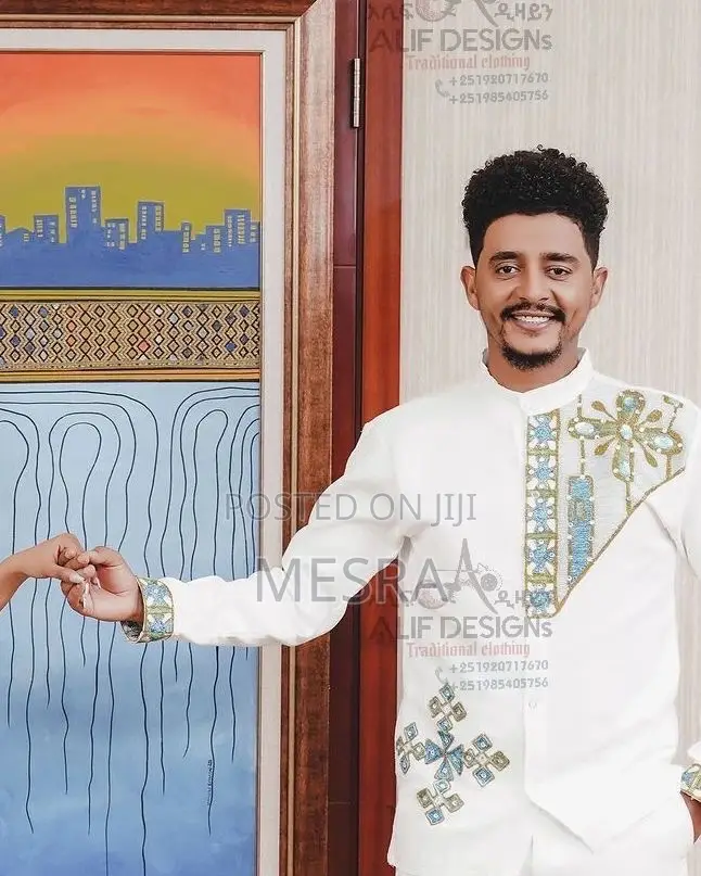 የወንዶች ባህላዊ ሸሚዞች ያለሱሩውና ከነሱሪው