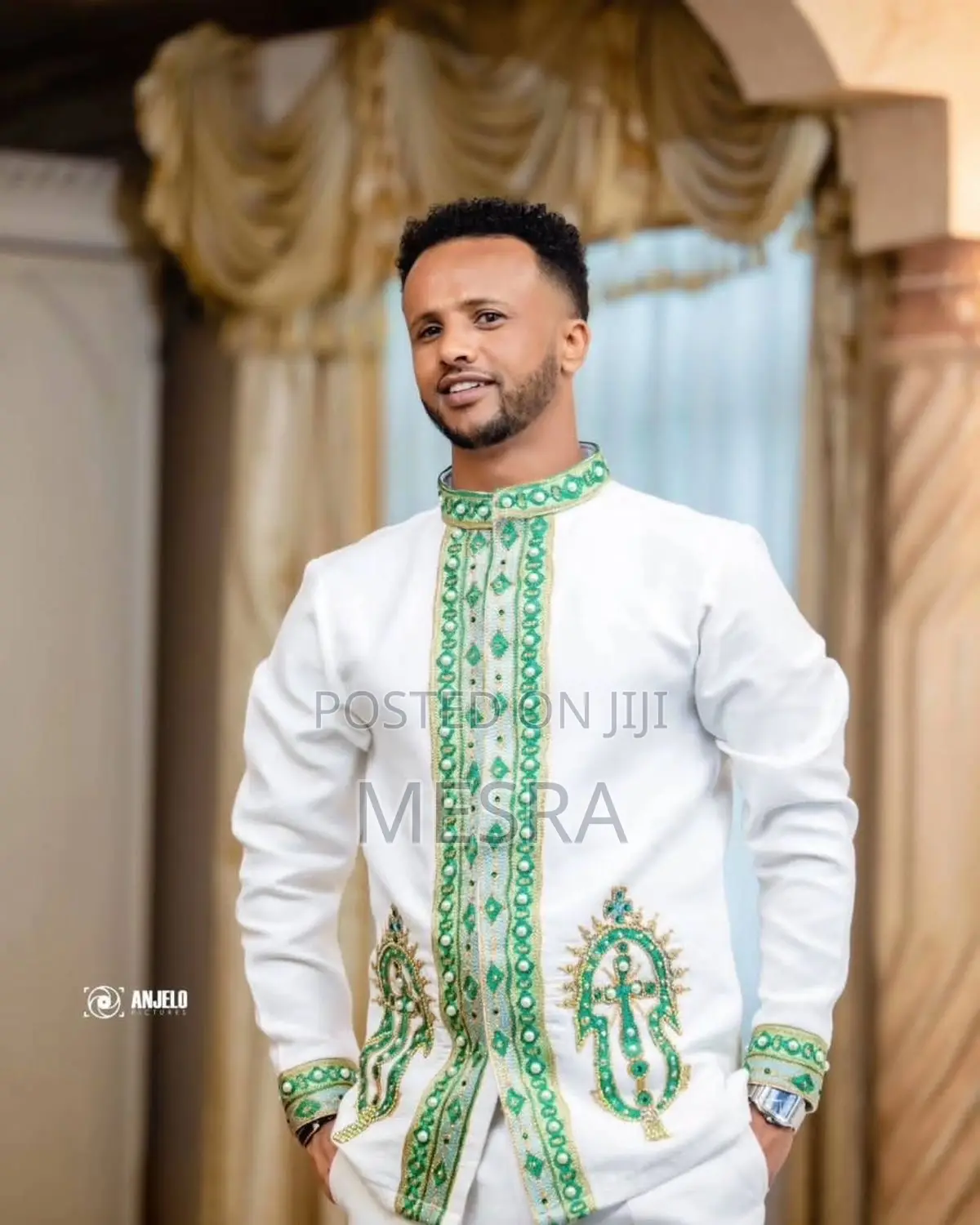 የወንዶች ባህላዊ ሸሚዞች ያለሱሩውና ከነሱሪው