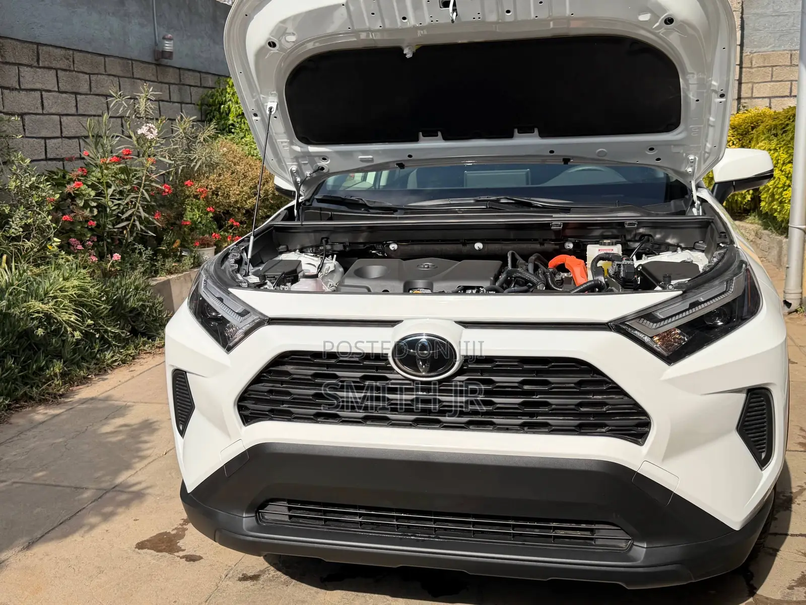 New Toyota RAV4 XLE 2025 White
