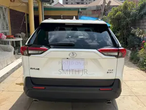 New Toyota RAV4 XLE 2025 White