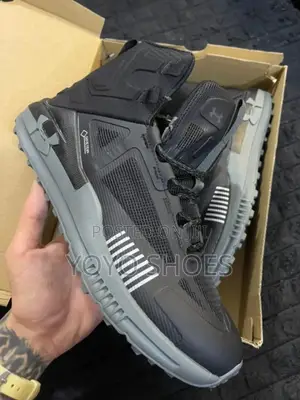 Under Armour Verge 2.0 Gore-Tex Hiking Water Proof Black /Gray Boots