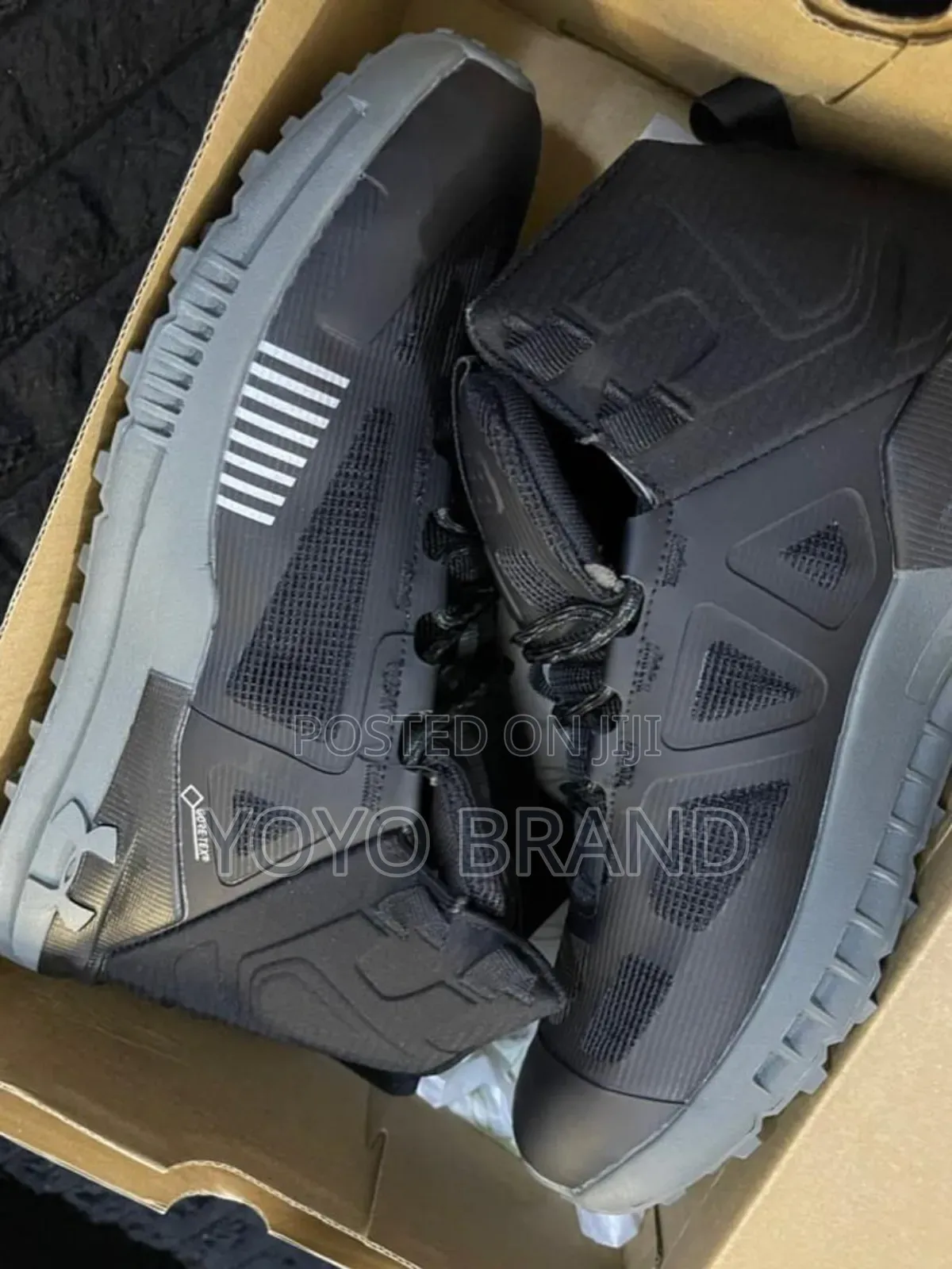 Under Armour Verge 2.0 Gore-Tex Hiking Water Proof Black /Gray Boots