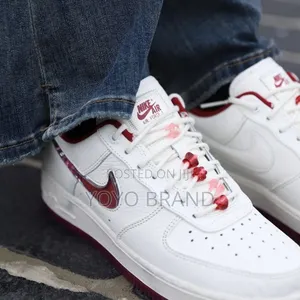 Nike Air Force 1 Low Se PRM Valentine Fashion Sneaker