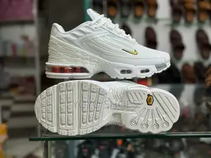 Nike Air Max Tn Plus Tuned Triple White Fashion Sneaker