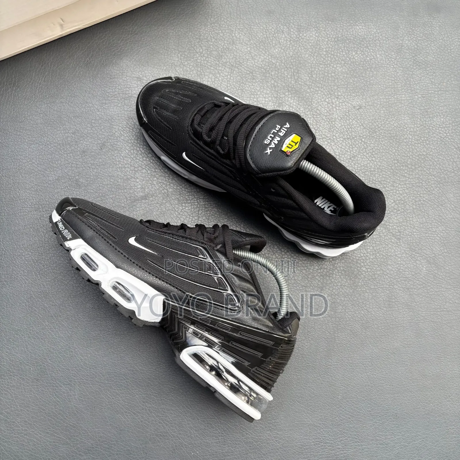 Nike Air Max Tn Plus Tund Black /White Fashion Sneaker