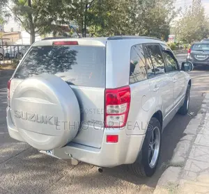 Suzuki Grand Vitara 2005 Silver
