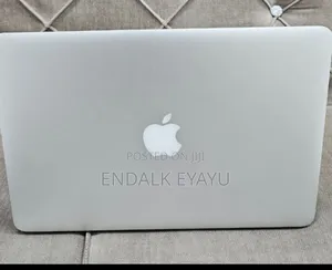 New Laptop Apple MacBook Pro 2015 8GB Intel Core I5 SSD 128GB