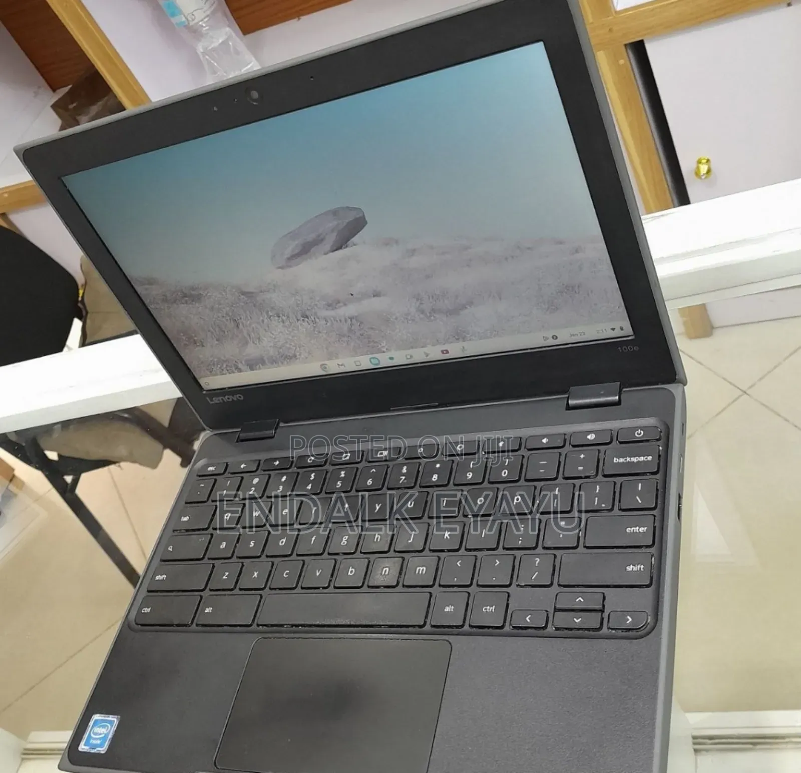 New Laptop Lenovo Chromebook C330 4GB Intel SSD 32GB