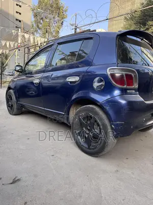 Toyota Vitz 2001 Blue