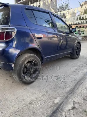 Toyota Vitz 2001 Blue