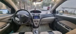 Toyota Yaris 2010 Silver