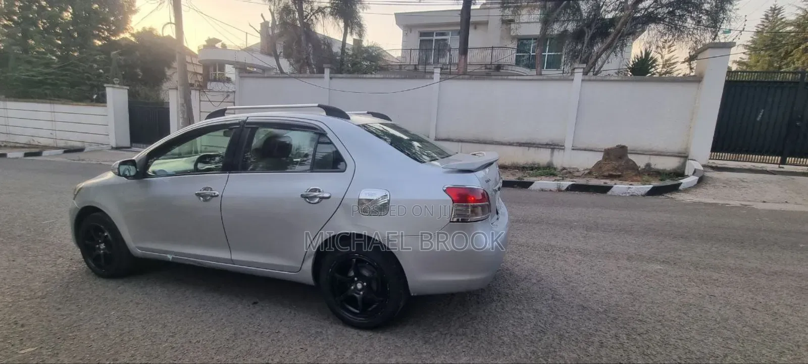 Toyota Yaris 2010 Silver