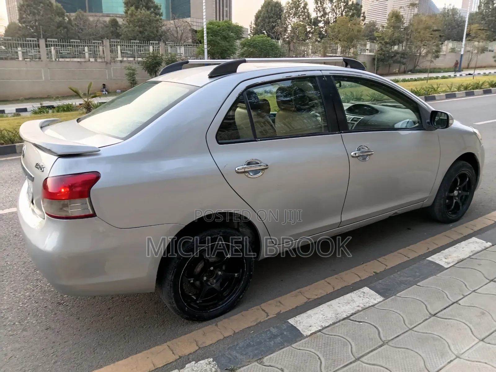 Toyota Yaris 2010 Silver