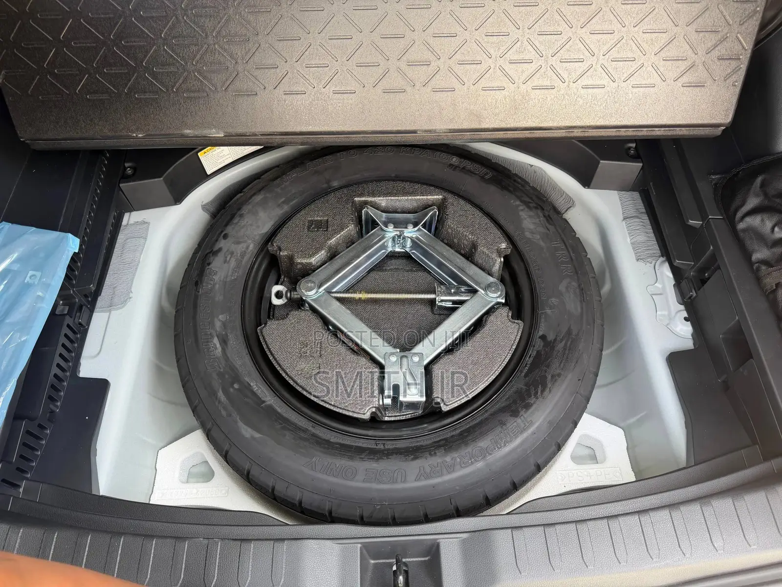 New Toyota RAV4 XLE 2025 White