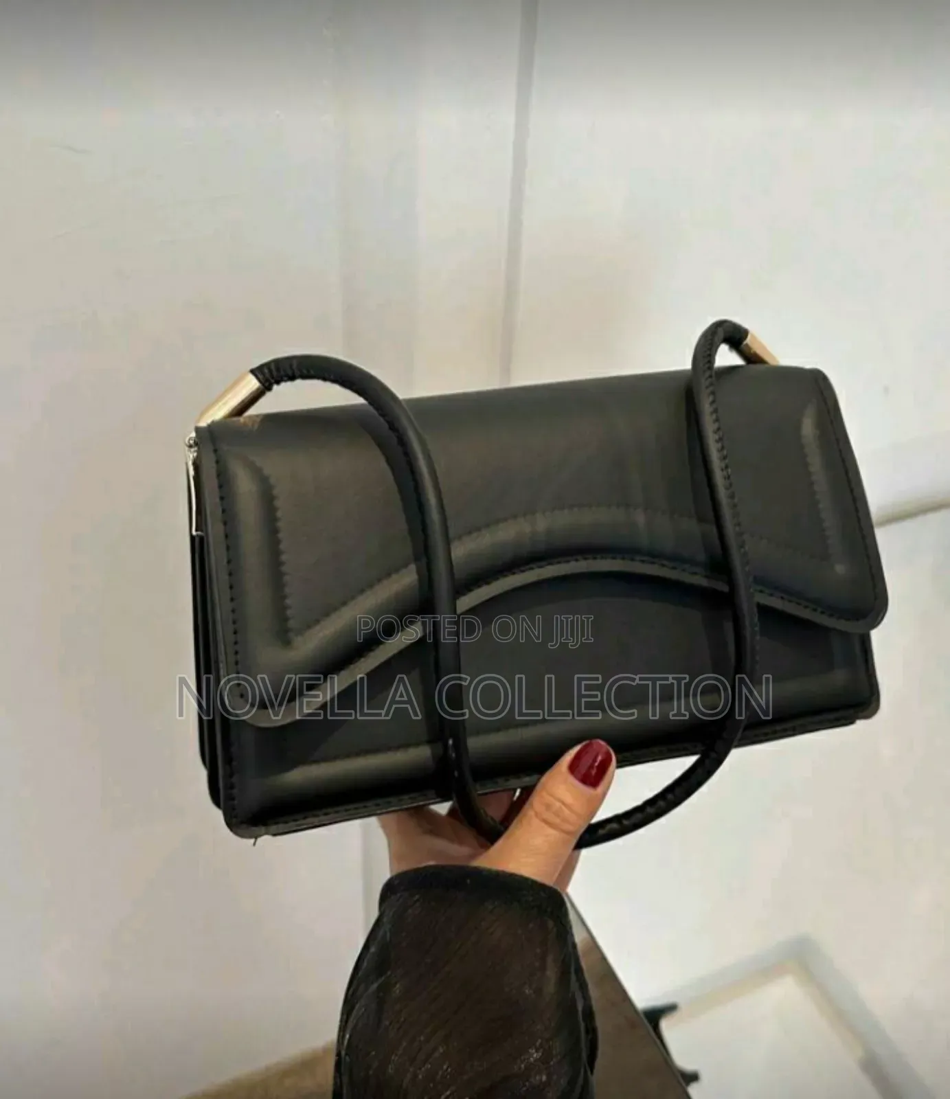 Fashionable Black Color Vintage Simple Elegant Shoulder Bag
