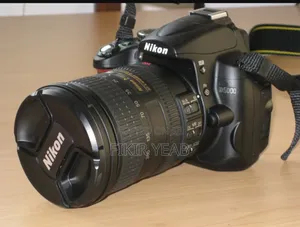 Nikon D5000