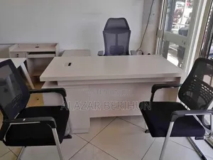 Imported Managerial Table With Chairs
