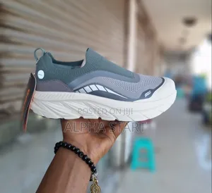 New Arrival Goupu Comfortable Sneakers Made in Vietnam