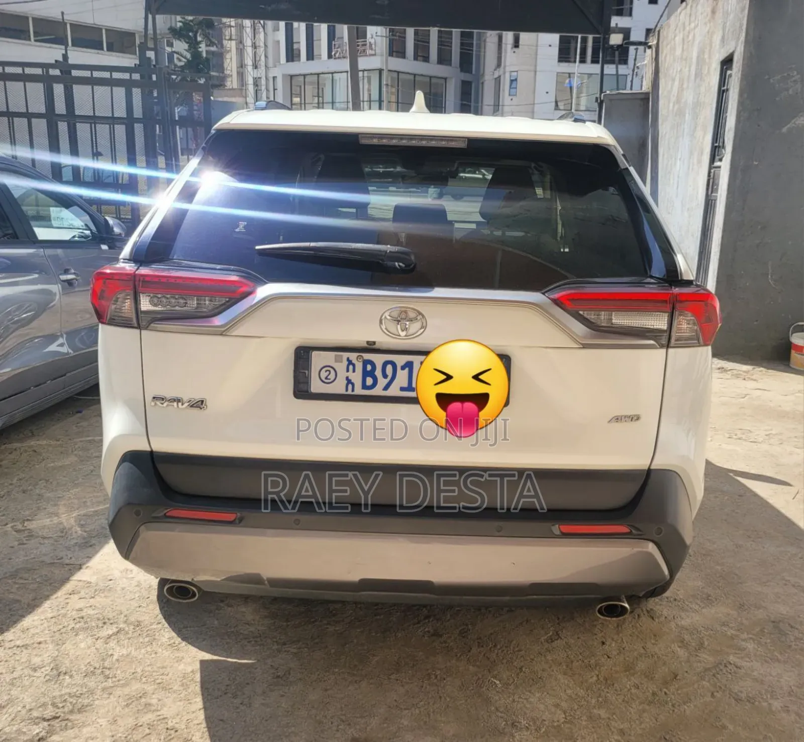 Toyota RAV4 2021 White