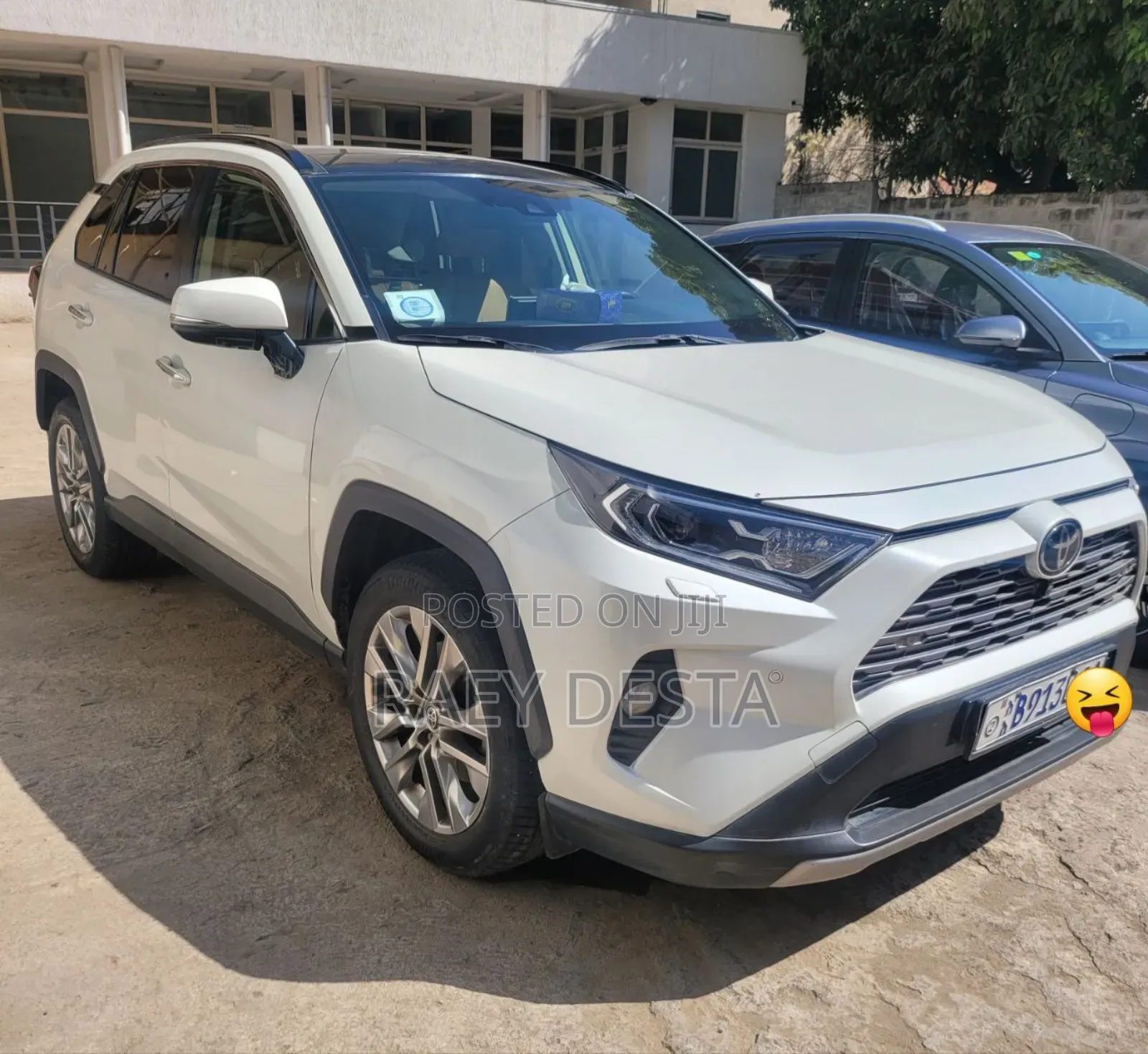 Toyota RAV4 2021 White