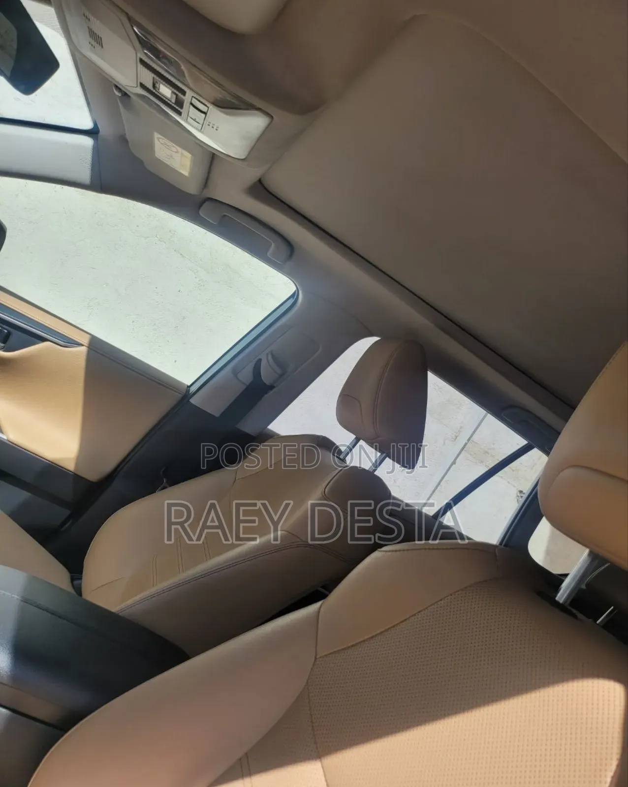 Toyota RAV4 2021 White